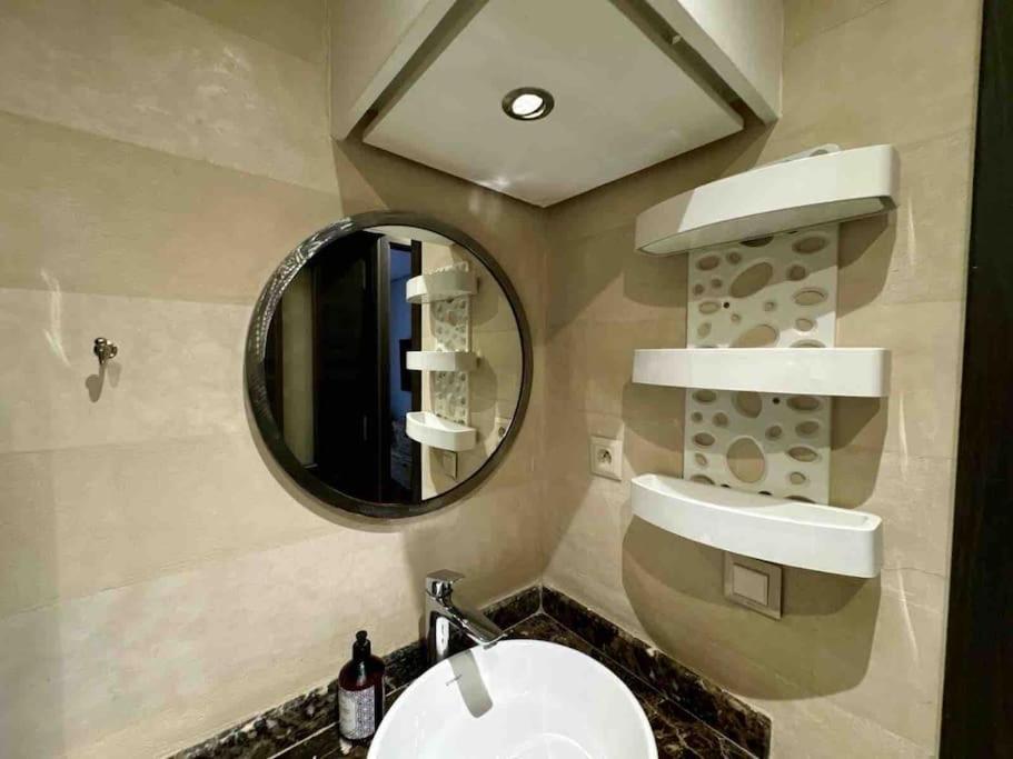Appartement De Standing + Piscine Sur Le Toit Marrakesh